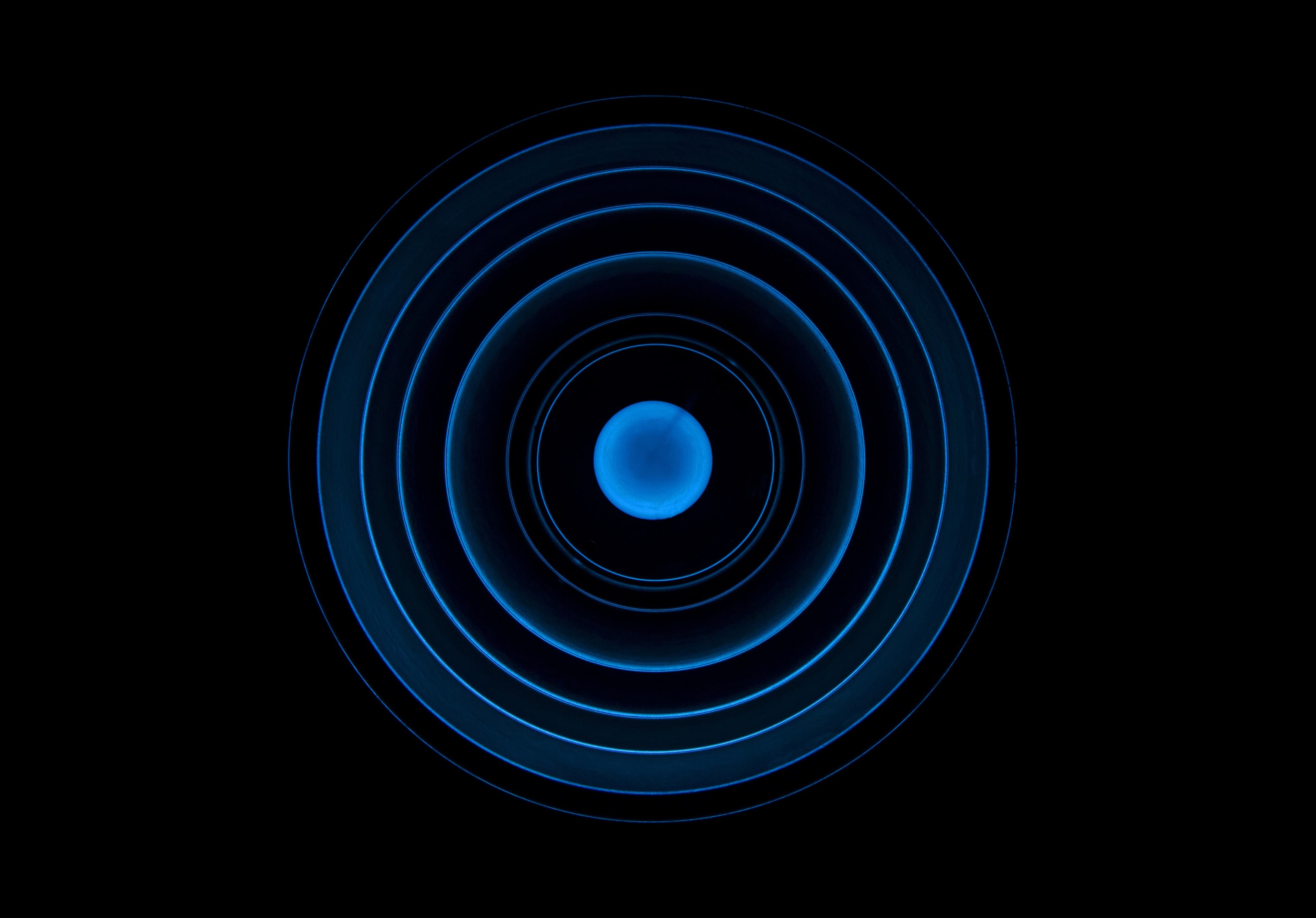 pulsing rings from center